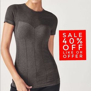Fabletics Delta Seamless Short Sleeve Top Gray M